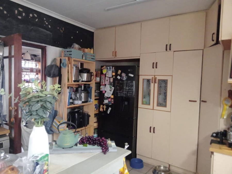 5 Bedroom Property for Sale in Wavecrest Eastern Cape